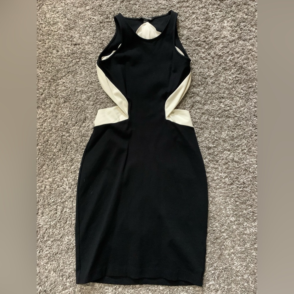 Black and White Dress with Open Back - Picture 3 of 3